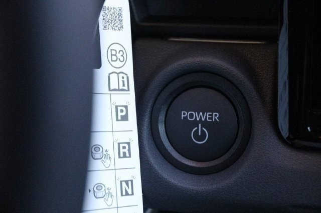 Toyota C-HR Vehicle Image 15