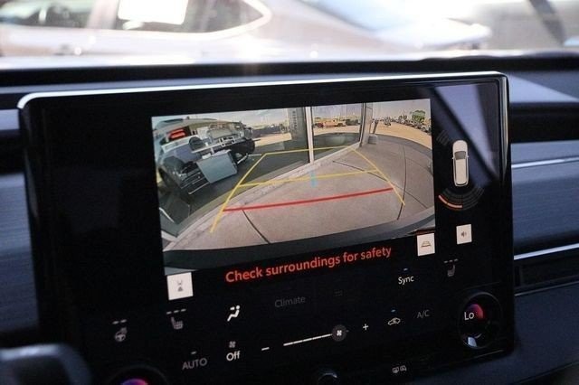 Toyota C-HR Vehicle Image 17
