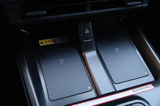 Toyota C-HR Vehicle Image 19