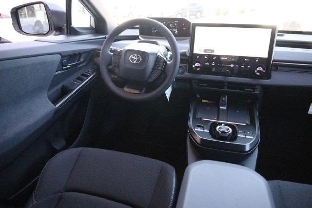 Toyota C-HR Vehicle Image 25