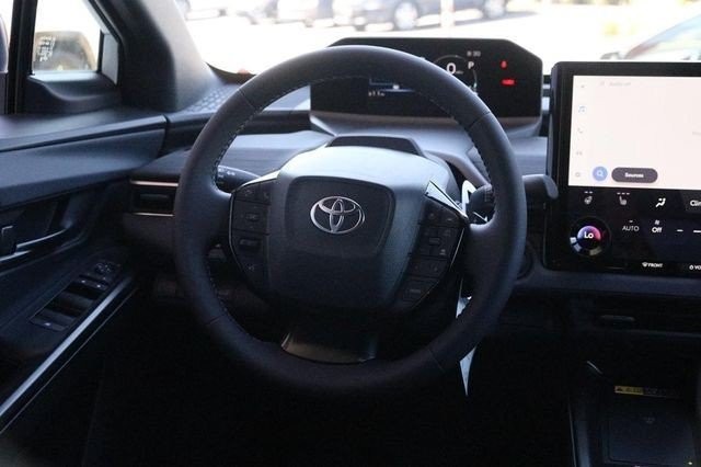 Toyota C-HR Vehicle Image 26