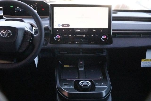 Toyota C-HR Vehicle Image 27