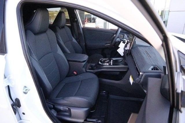 Toyota C-HR Vehicle Image 29