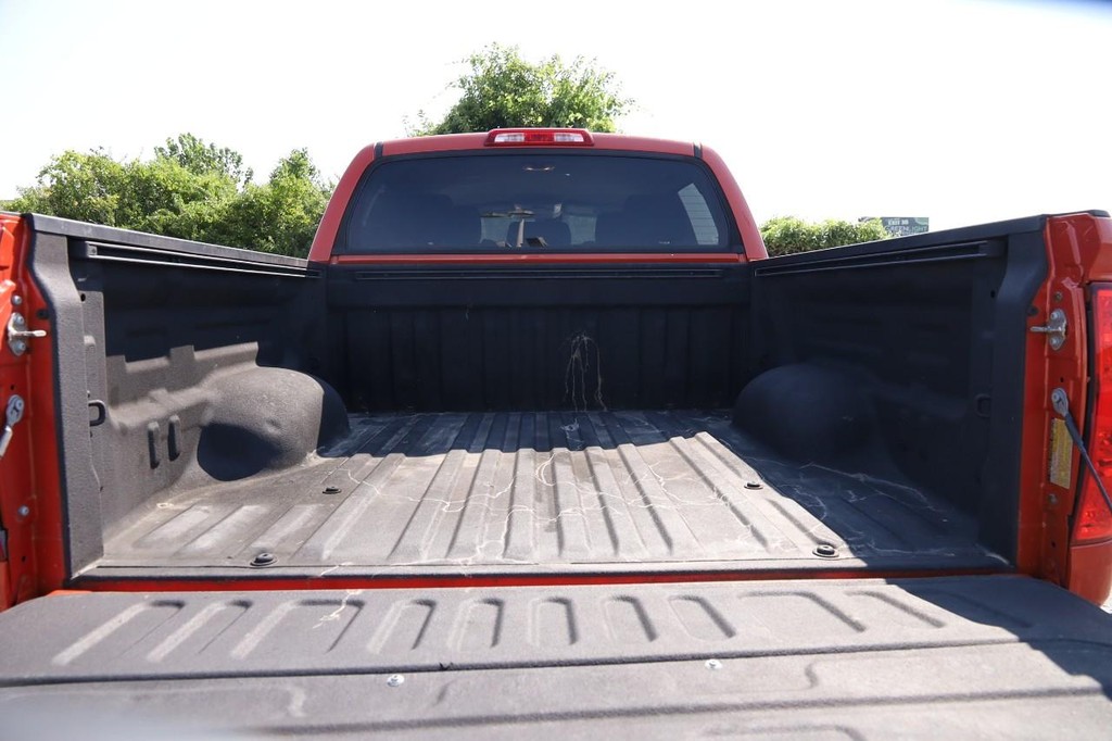 Toyota Tundra 4WD Vehicle Full-screen Gallery Image 7