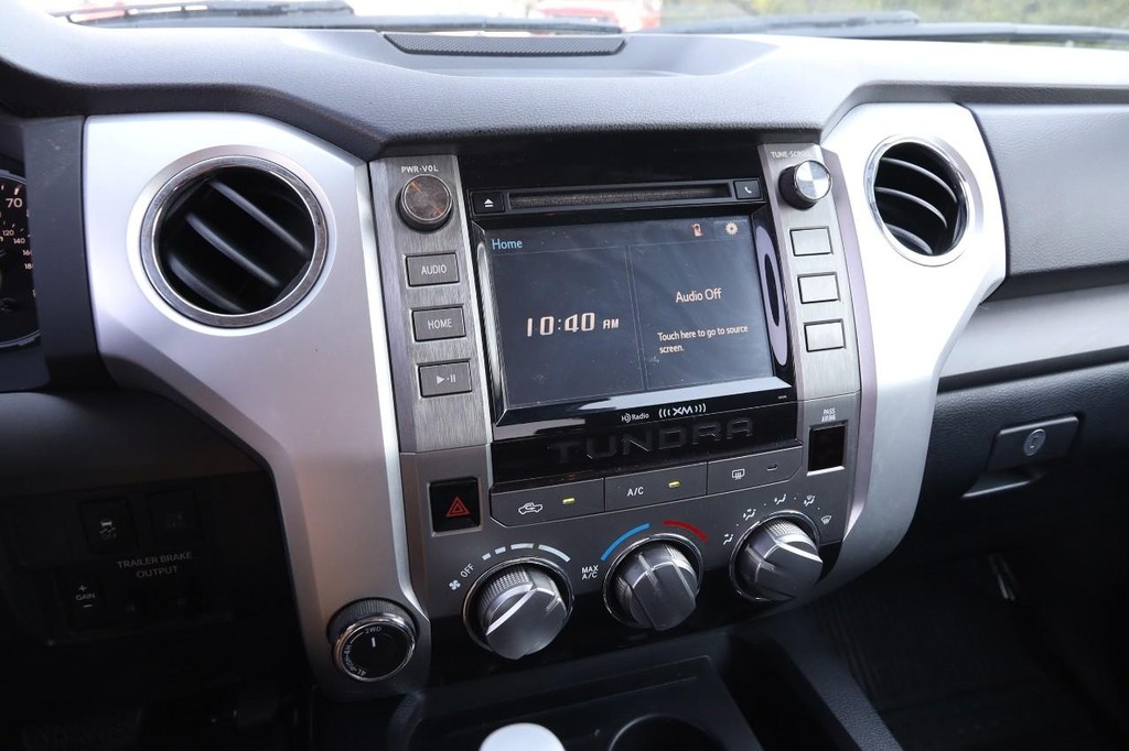 Toyota Tundra 4WD Vehicle Full-screen Gallery Image 14
