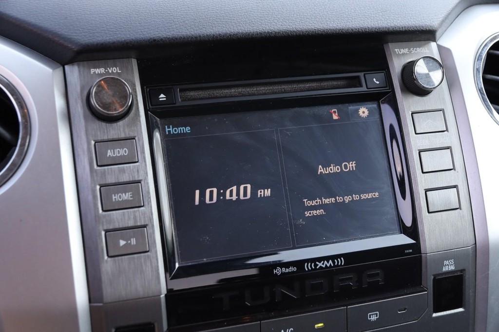 Toyota Tundra 4WD Vehicle Full-screen Gallery Image 15