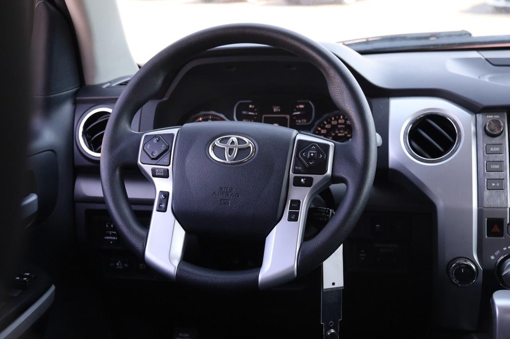 Toyota Tundra 4WD Vehicle Full-screen Gallery Image 23