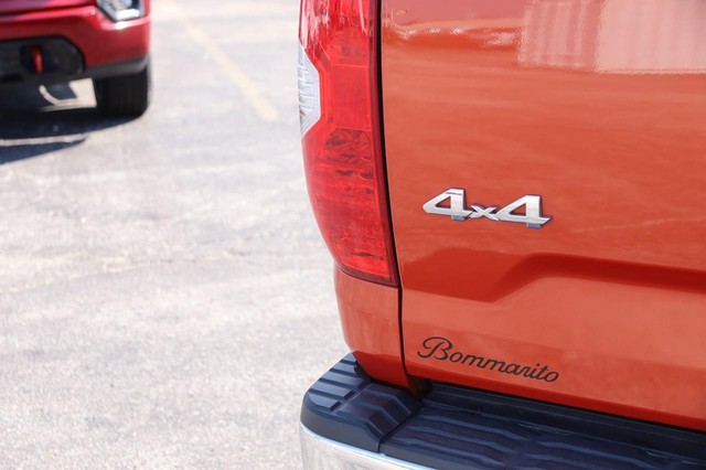 Toyota Tundra 4WD Vehicle Image 06