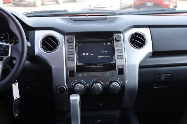 Toyota Tundra 4WD Vehicle Image 24