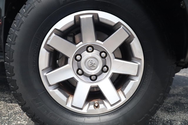 Toyota 4Runner Vehicle Image 02