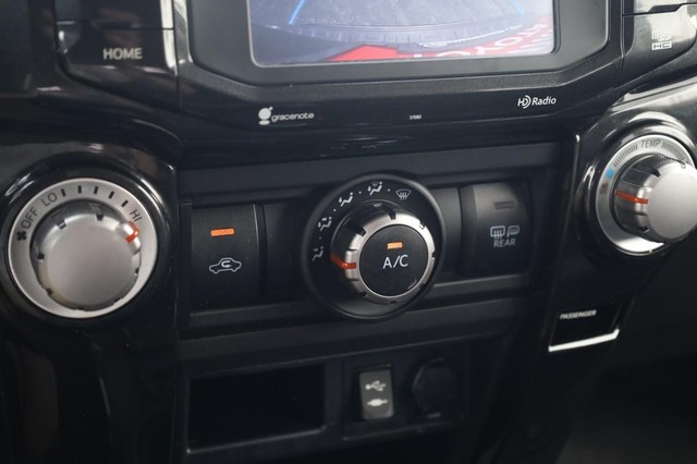 Toyota 4Runner Vehicle Image 16