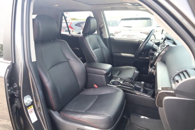 Toyota 4Runner Vehicle Image 21