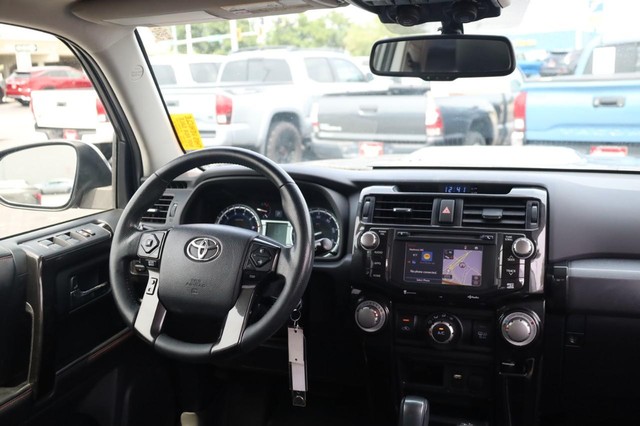 Toyota 4Runner Vehicle Image 23