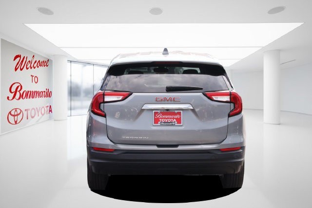 GMC Terrain Vehicle Full-screen Gallery Image 6