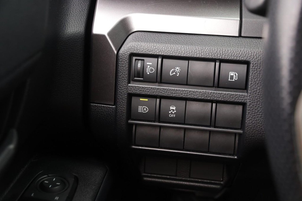 Toyota 4Runner Vehicle Full-screen Gallery Image 21