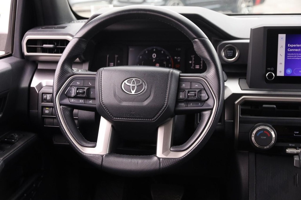 Toyota 4Runner Vehicle Full-screen Gallery Image 24