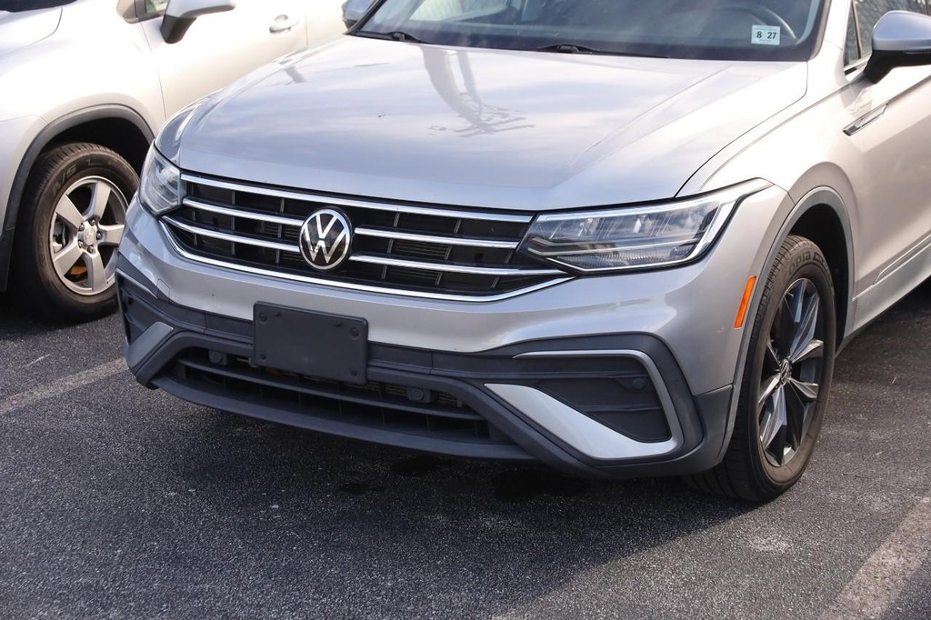 Volkswagen Tiguan Vehicle Full-screen Gallery Image 5