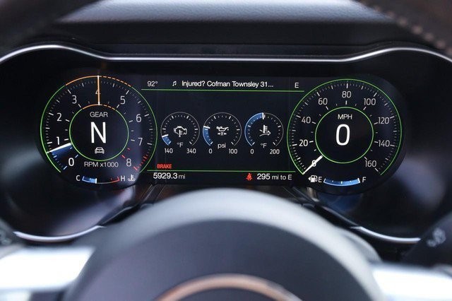 Ford Mustang Vehicle Full-screen Gallery Image 13
