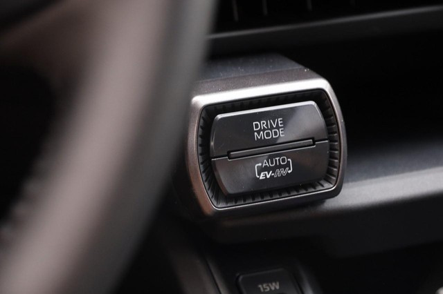 Toyota RAV4 Plug-In Hybrid Vehicle Full-screen Gallery Image 19