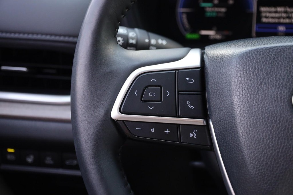 Toyota Grand Highlander Vehicle Full-screen Gallery Image 14