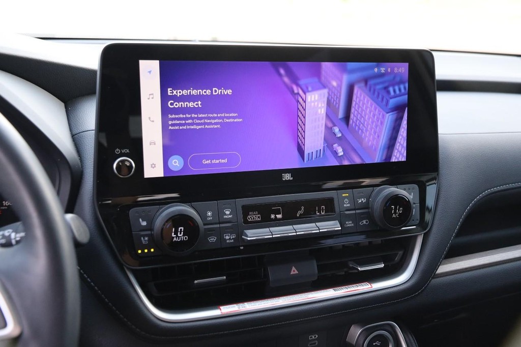 Toyota Grand Highlander Vehicle Full-screen Gallery Image 18