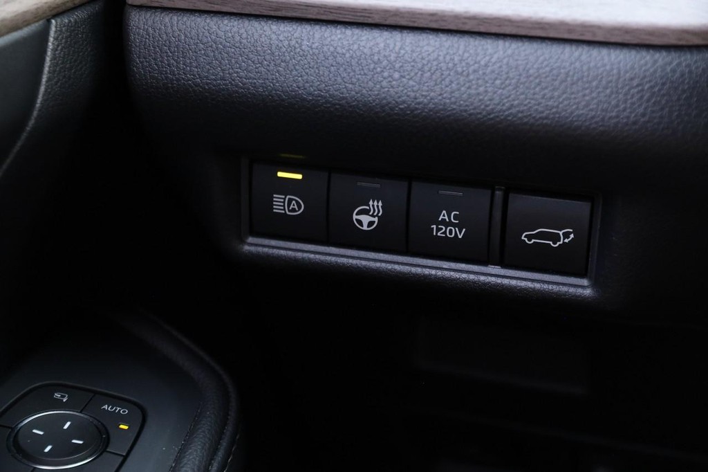 Toyota Grand Highlander Vehicle Full-screen Gallery Image 23