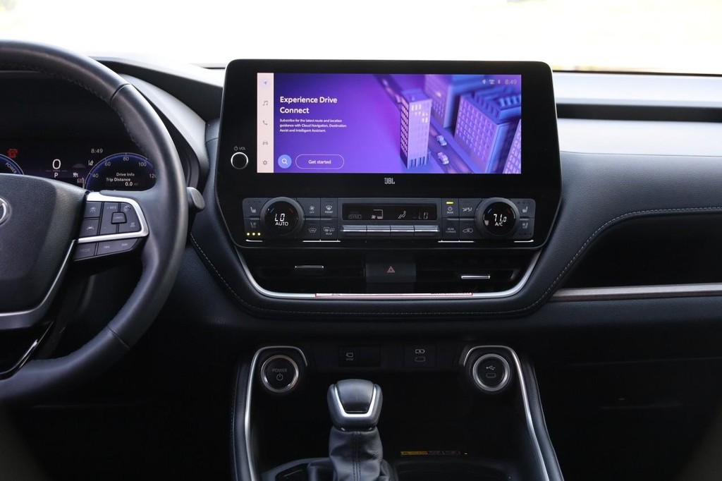 Toyota Grand Highlander Vehicle Full-screen Gallery Image 27