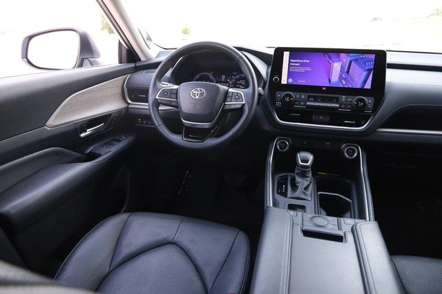 Toyota Grand Highlander Vehicle Image 25