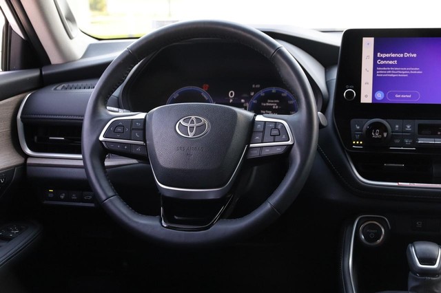 Toyota Grand Highlander Vehicle Image 26