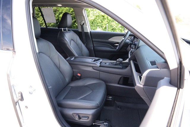 Toyota Grand Highlander Vehicle Image 29
