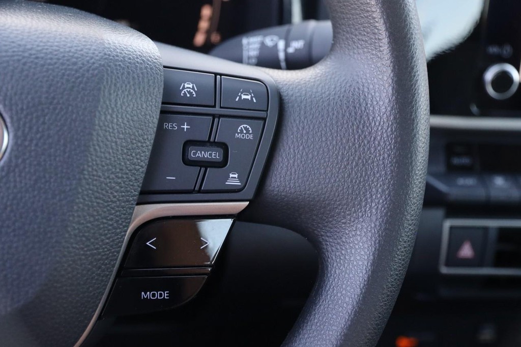 Toyota Camry Vehicle Full-screen Gallery Image 12