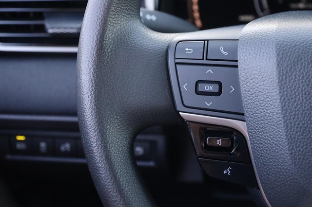 Toyota Camry Vehicle Image 11