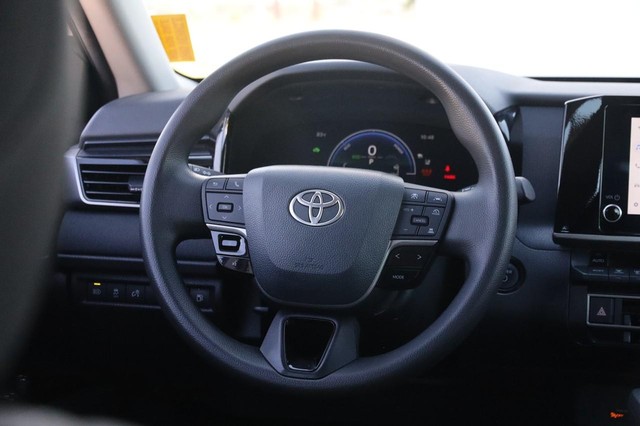 Toyota Camry Vehicle Image 24