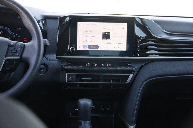 Toyota Camry Vehicle Image 25