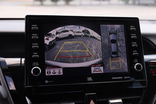 Toyota Camry Vehicle Image 18