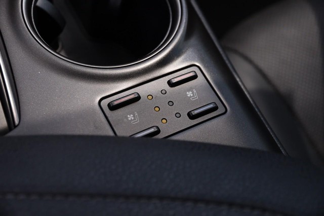 Toyota Camry Vehicle Image 21