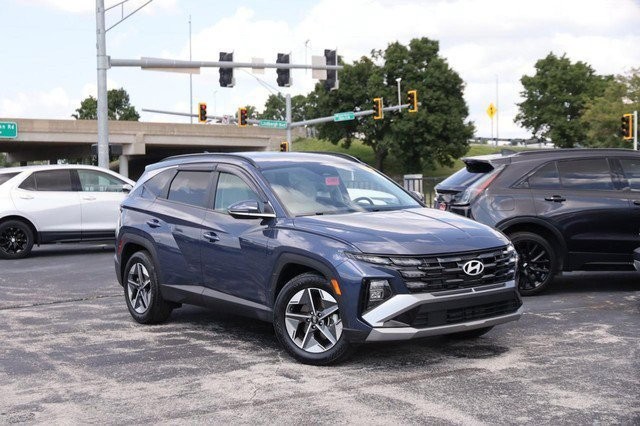Hyundai Tucson Vehicle Image 02