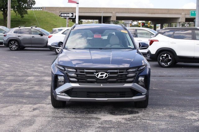 Hyundai Tucson Vehicle Image 04