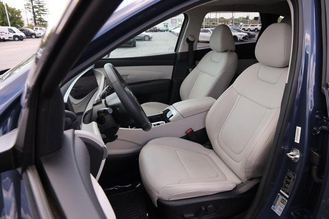 Hyundai Tucson Vehicle Image 10