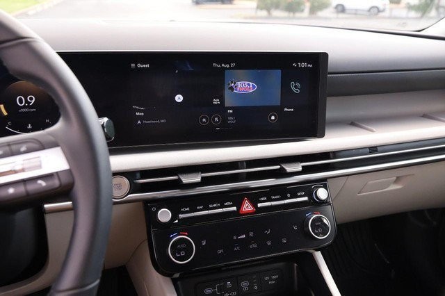 Hyundai Tucson Vehicle Image 16