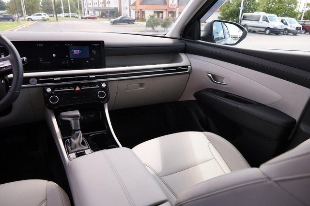 Hyundai Tucson Vehicle Image 27