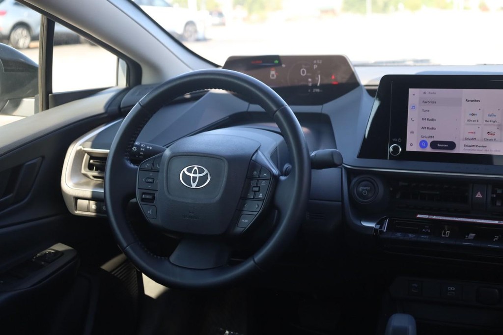 Toyota Prius Vehicle Full-screen Gallery Image 22