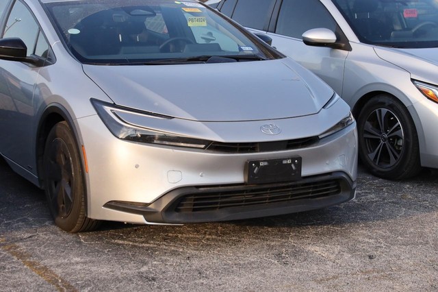 Toyota Prius Vehicle Image 02