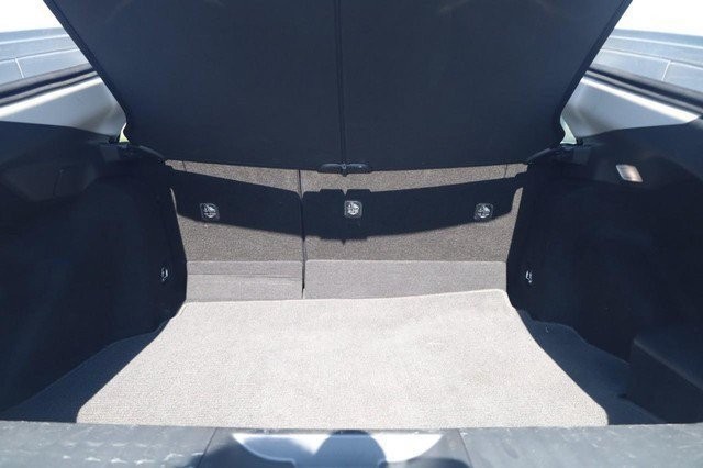 Toyota Prius Vehicle Image 24