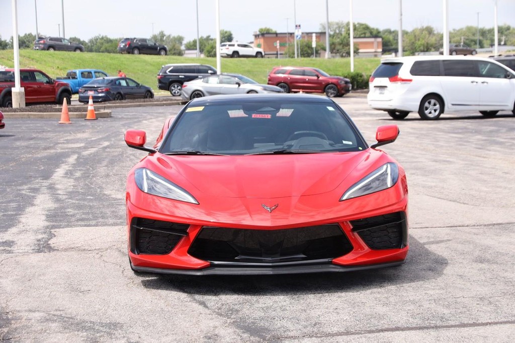 Chevrolet Corvette Vehicle Full-screen Gallery Image 04
