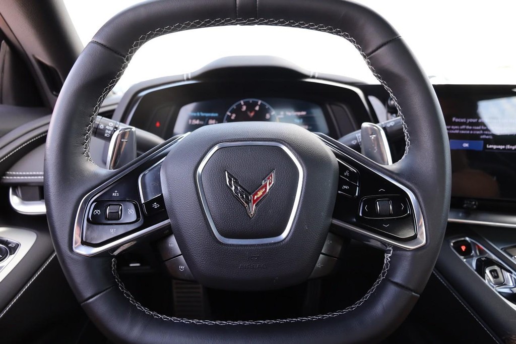 Chevrolet Corvette Vehicle Full-screen Gallery Image 12
