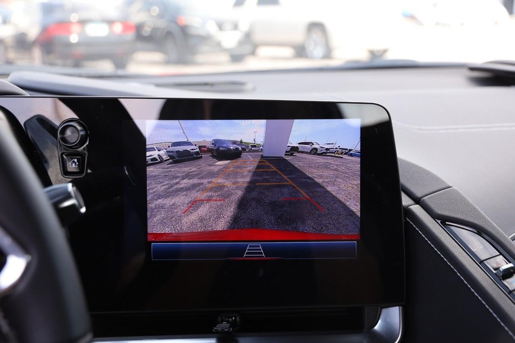 Chevrolet Corvette Vehicle Full-screen Gallery Image 18