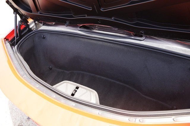 Chevrolet Corvette Vehicle Full-screen Gallery Image 7