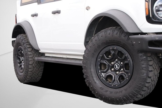 Ford Bronco Vehicle Image 03