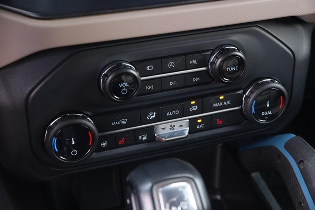 Ford Bronco Vehicle Image 19